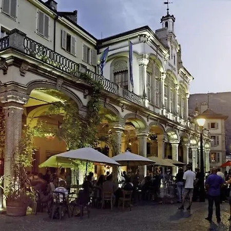 Le Castelview